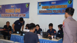 BIDDOKES Polda Jatim Dirikan Posko DVI dan Posko Darurat Tangani Korban Tragedi KMP Mutiara Sentosa II.