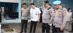 Kapolresta Malang Kota Cek Dua SPPG Polri, Pastikan Standar Pemenuhan Gizi hingga Pengelolaan Limbah Berjalan Optimal.