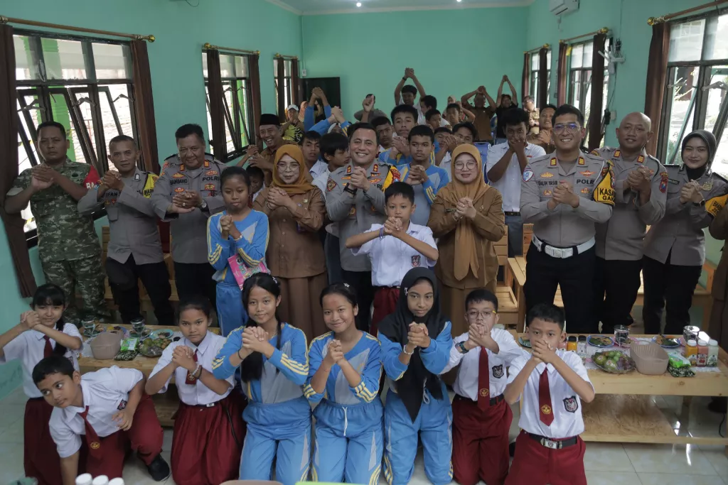 Kapolres Blitar Gelar Program Polisi Peduli Pendidikan di SLB Negeri Talun