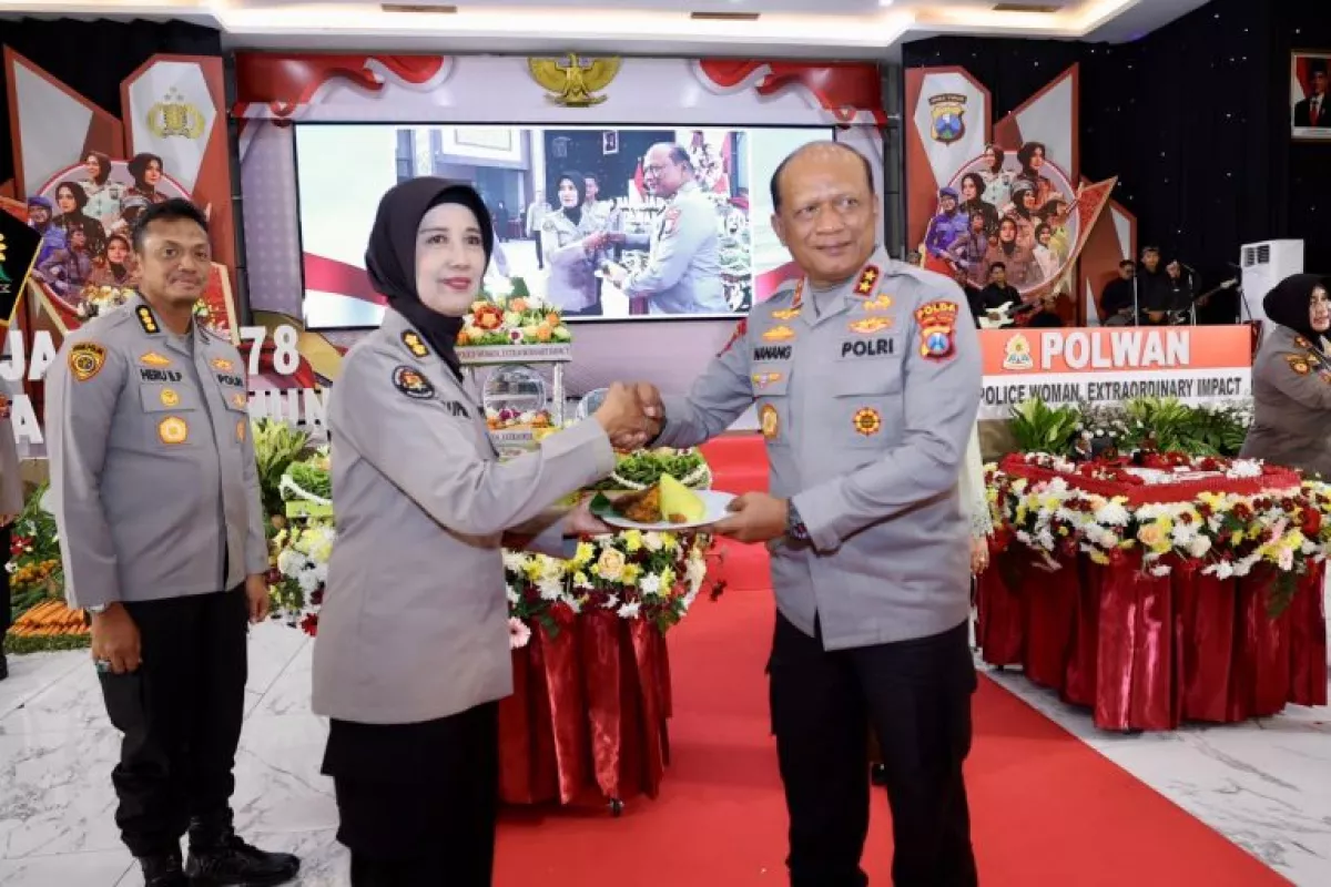 Hari Jadi ke-78 Polwan RI, Kapolda Jatim: Polwan Harus Profesional dan Beri Dampak Nyata bagi Masyarakat.