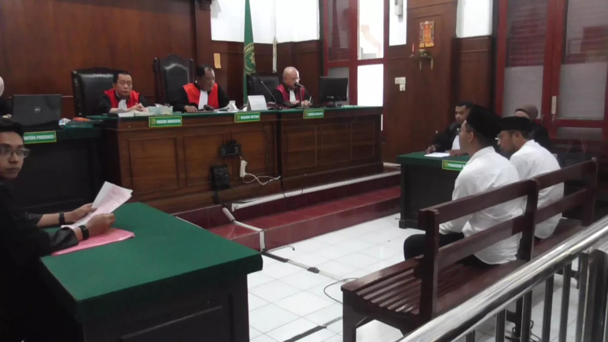 Sidang Pengeroyokan oleh Yusuf dan Poerwantoro Kembali Ditunda, Kakak Korban Minta Hukuman Setimpal