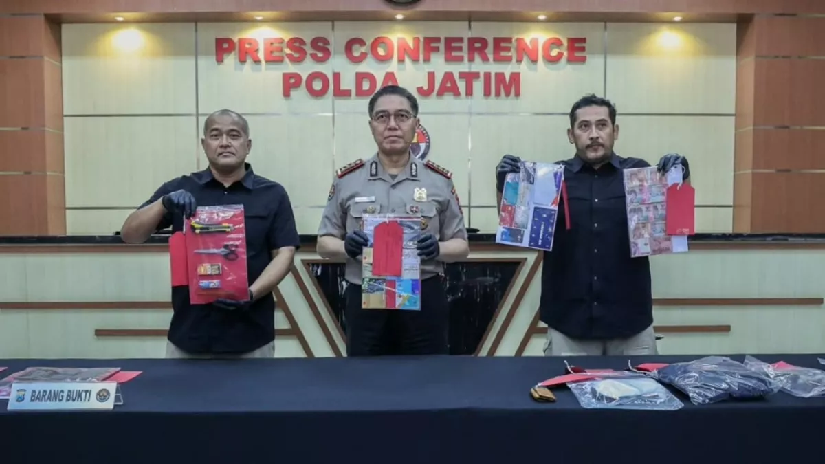 Ditreskrimum Polda Jatim Amankan 5 Pelaku Sindikat Pencurian dengan Modus Ganjal Mesin ATM